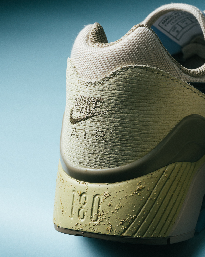 Nike Air 180 vue de profil